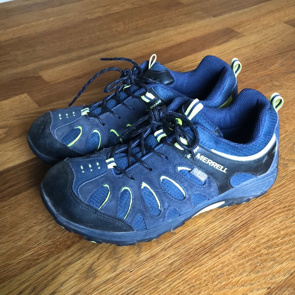 Boys Merrell Chameleon low lace shoes size US 5M